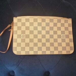 Louis V Wristlet Azur